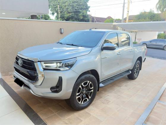 TOYOTA HILUX 2.8 D-4D TURBO DIESEL CD SRX 4X4 AUTOMÁTICO TOYOTA HILUX 2.8 D-4D TURBO DIESEL CD SRX 4X4 AUTOMÁTICO